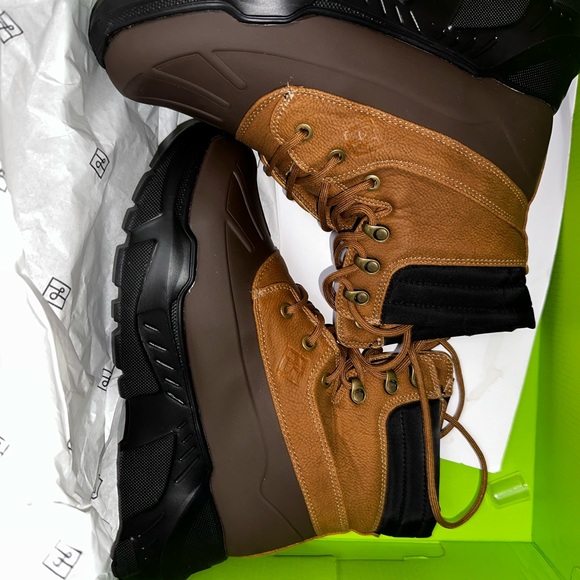 Men’s winter boot - Picture 3 of 11